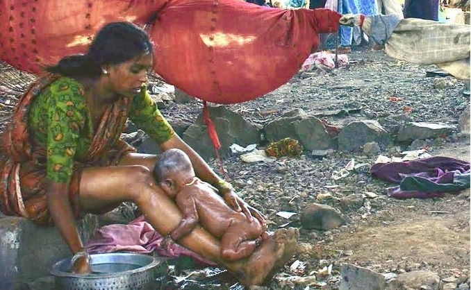 Shekhar Kapur's tweet is proof of the heart-wrenching state of migrants in Mumbai